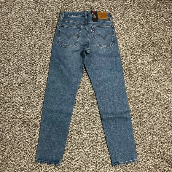 Levi’s Wedgie High Rise Jeans - Picture 4 of 6